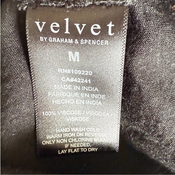 Velvet by Graham & Spencer Shirley Metallic Dot-Print Blouse – Size Medium- EUC - Picture 3 of 5